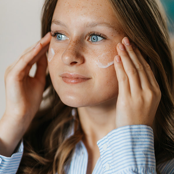 Crème visage légère bio à la bave d’escargot - Royer Cosmétique